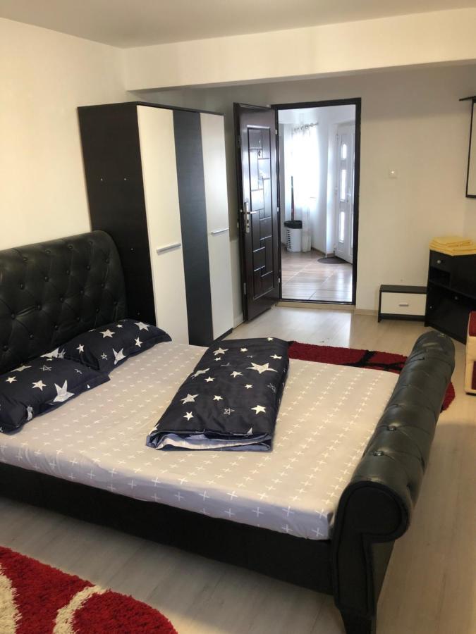 Hostel Mialma Onesti Exteriér fotografie